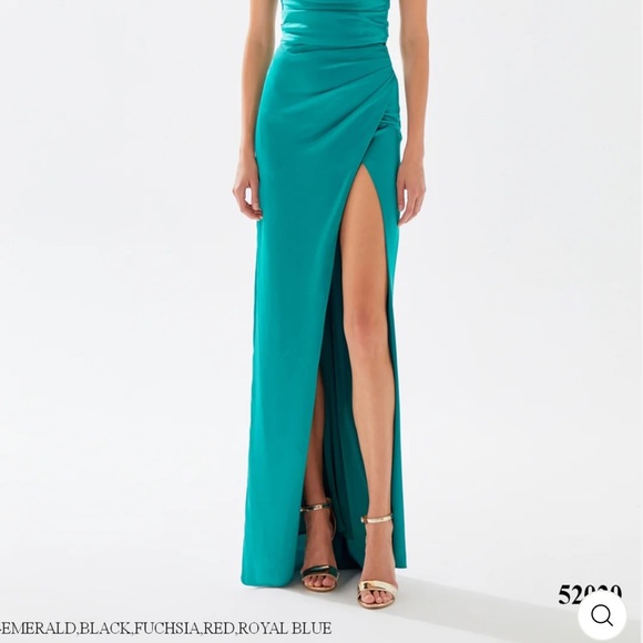 TARIK EDIZ 52020
Size 6 US but fits 2. Worn once, 10/10 condition, dry cleaned. - Picture 4 of 8